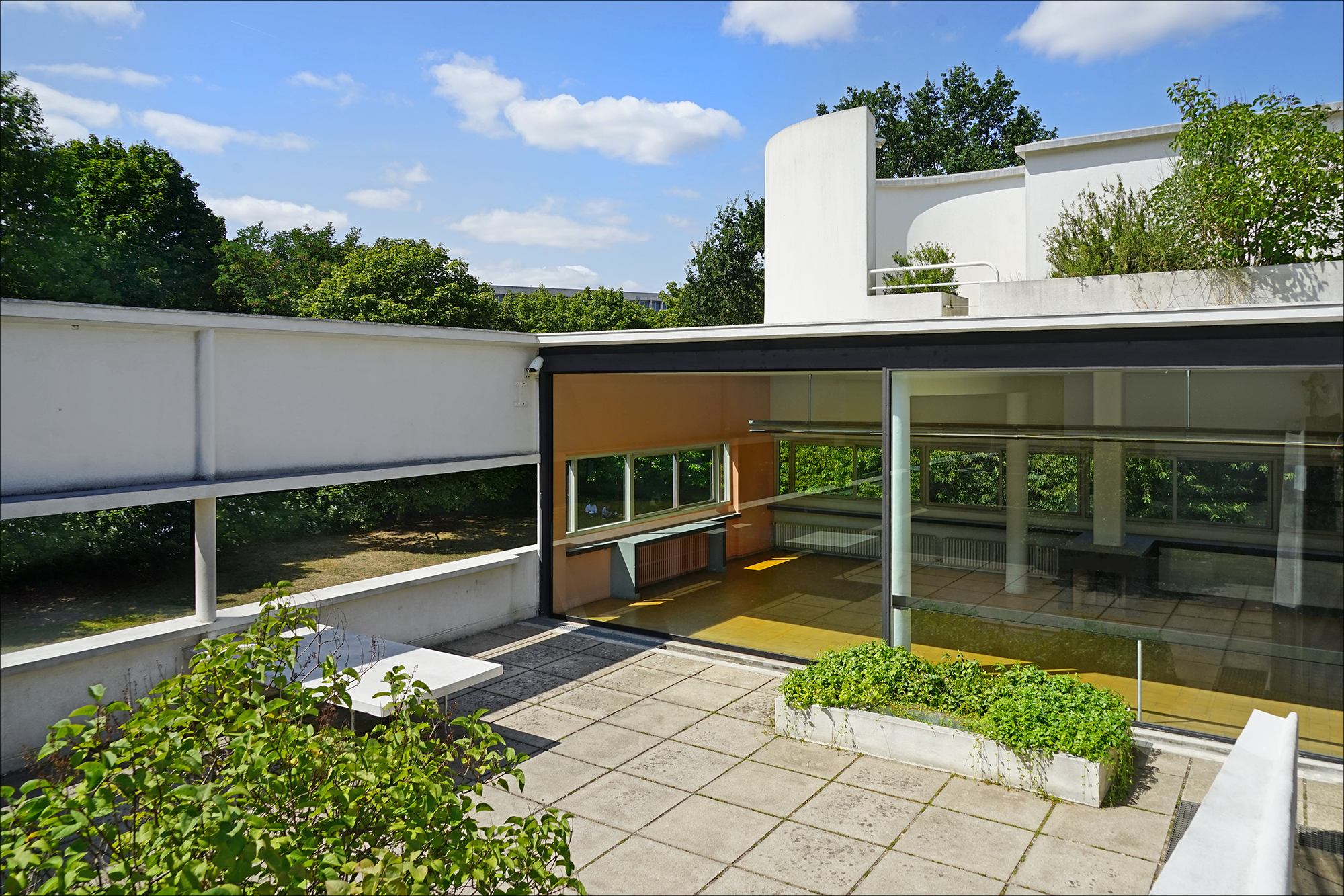 La terraza-jardín de la Villa Savoye. Autor: Jean-Pierre Dalbéra vía Flickr, Licencia: CC BY 2.0.