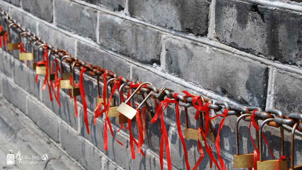 Candados en uno de los muros de la Gran Muralla