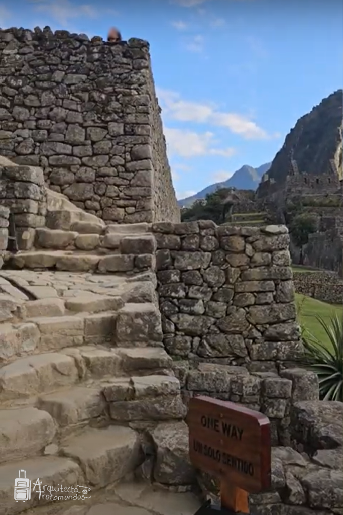 Señalización en Machu Picchu. Foto propiedad de © Arquitecta Trotamundos